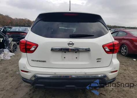 2018 Nissan Pathfinder S z USA, uszkodzony, nr VIN 5N1DR2MM4JC663177